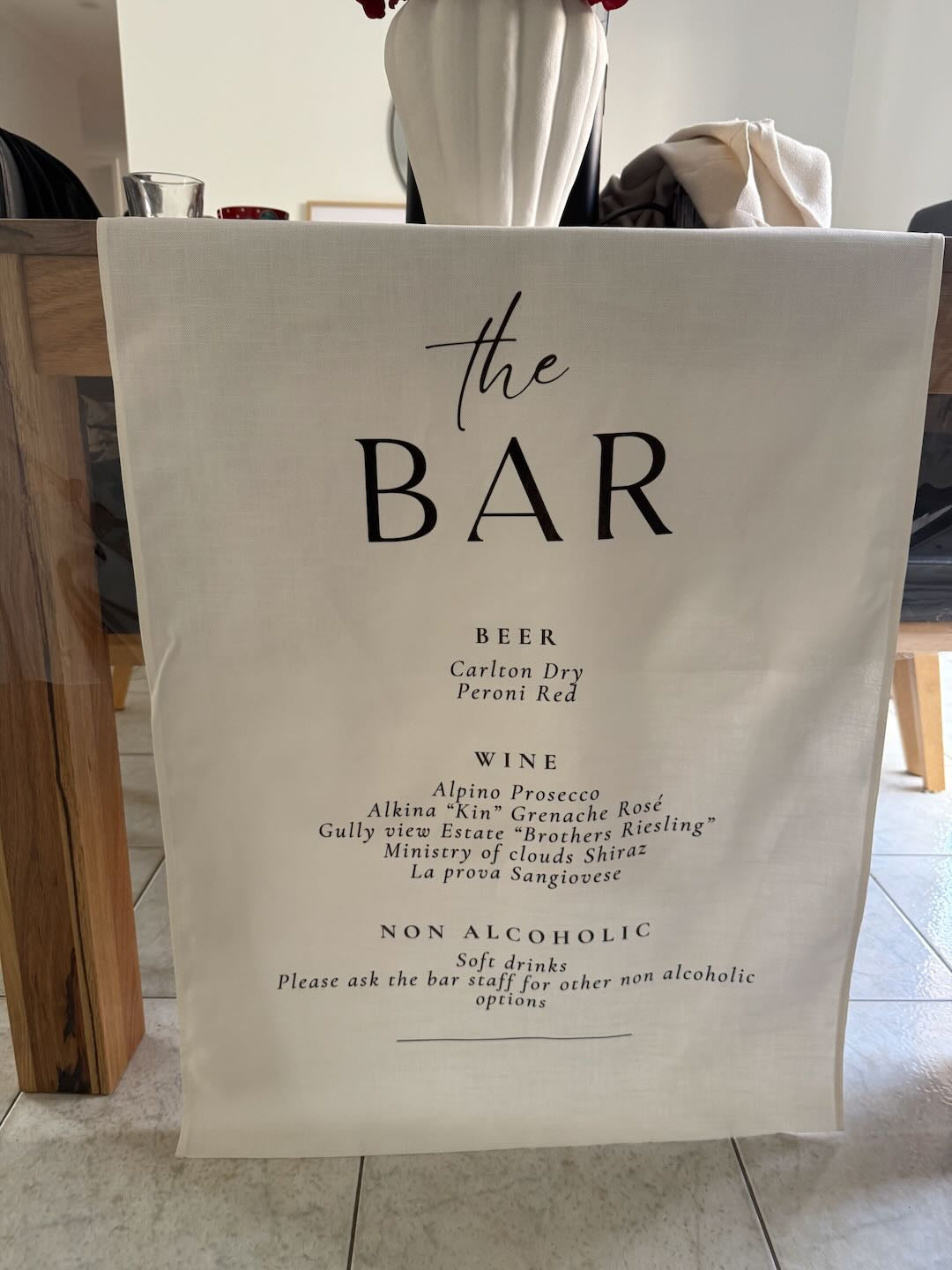 Bar Sign – Cotton-Linen (Classic Serif)