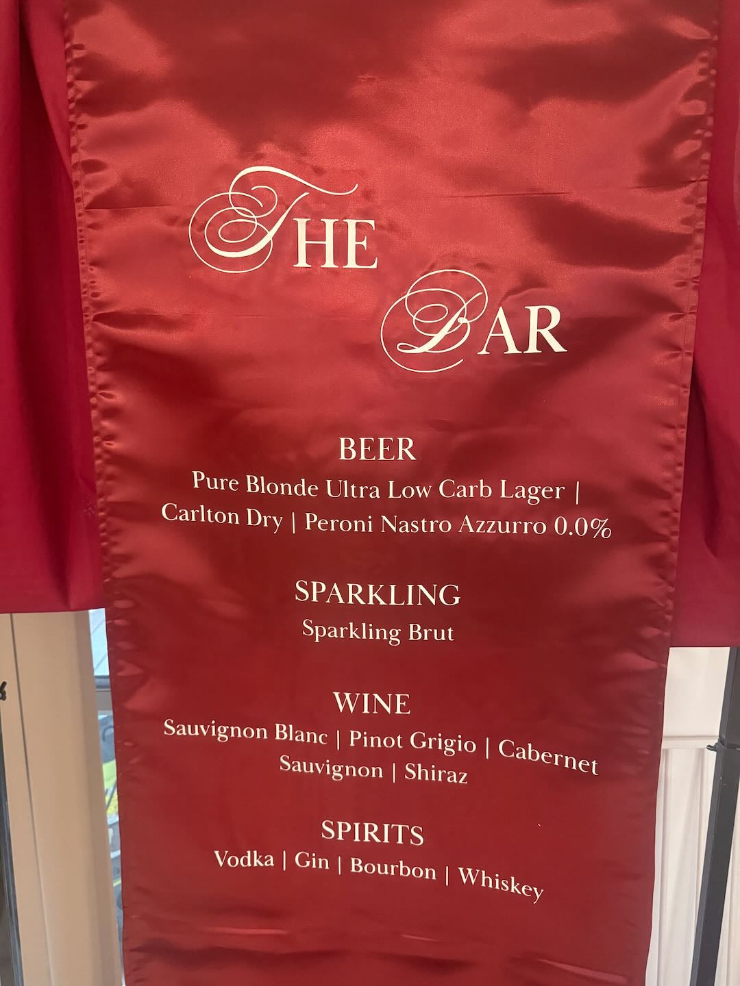 Bar Sign – Satin (Classic Serif)