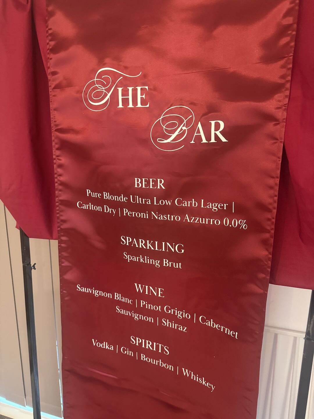 Bar Sign – Satin (Classic Serif)