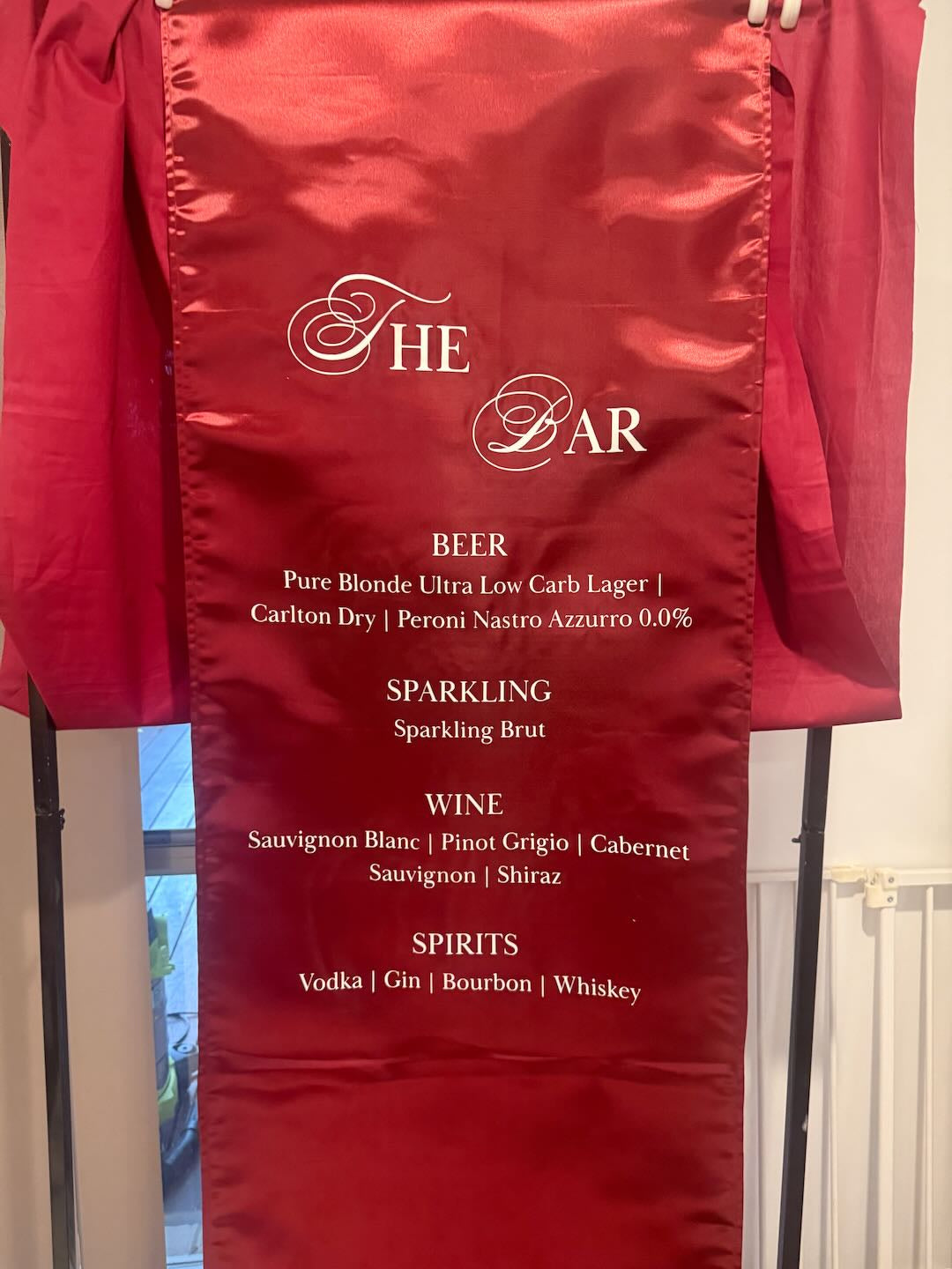 Bar Sign – Satin (Classic Serif)