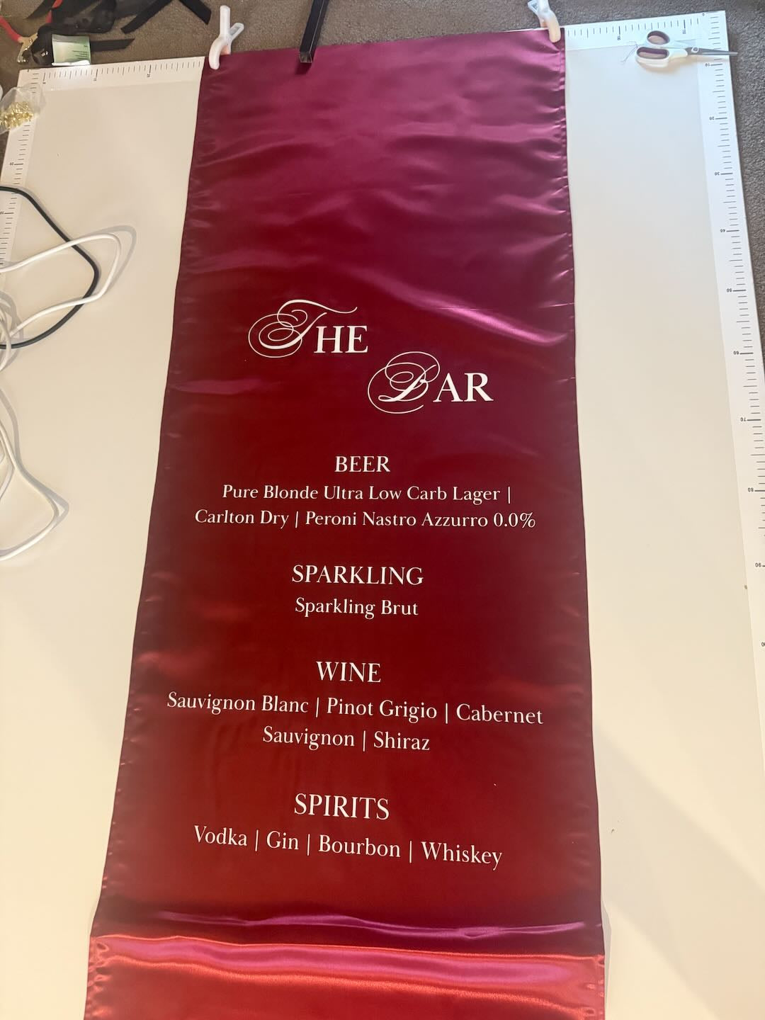 Bar Sign – Satin (Classic Serif)